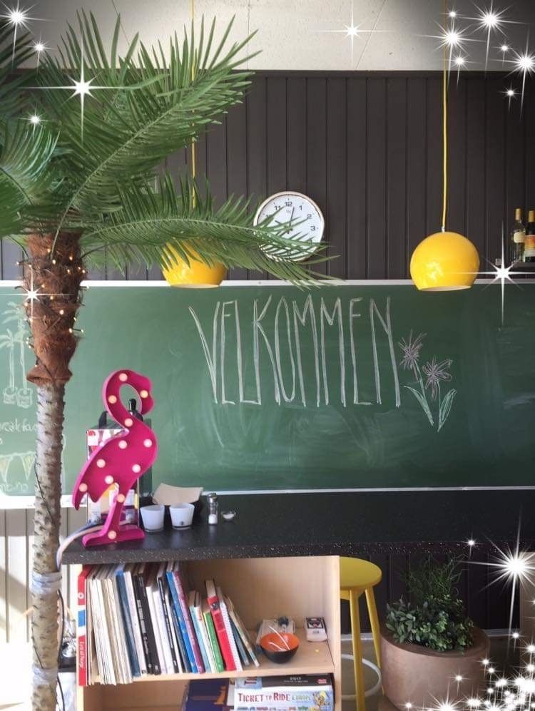 Seng og Suppe. Unikt overnattingsted, med servering av frokost, lunsj, middag, kaffe og kaker.  Alltid velkommen hit av verten Hege, tlf. 90242999  post@mykenbnb.no  